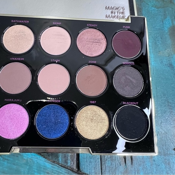 URBAN  DECAY UD X GWEN STEFANI EYESHADOW PALETTE - Picture 5 of 11